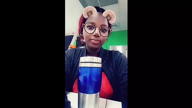 Hot Black Ebony Girl Sucks Big Dick🍆 During Naughty😈 Video Call at hunk′s Private🤫 House - Jhodez1