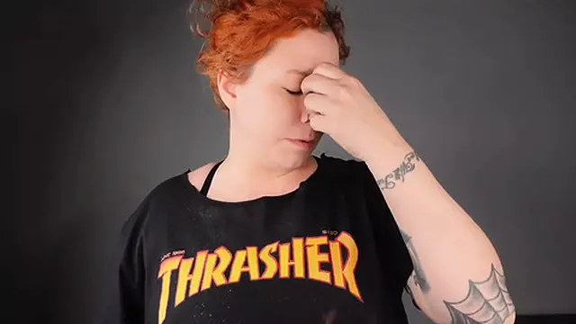 Slut girlfriend reveals her stinky pits straight after sizzle workout &mdash;  all natural and hairy