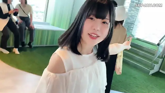 Hot Asian Milf Seduces in Private🤫