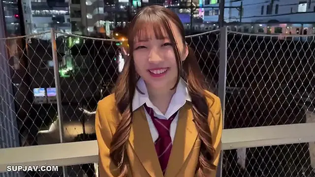 Blowin′ brown bombs like Taipei′s Tiesto in a sweaty Shanghai sin