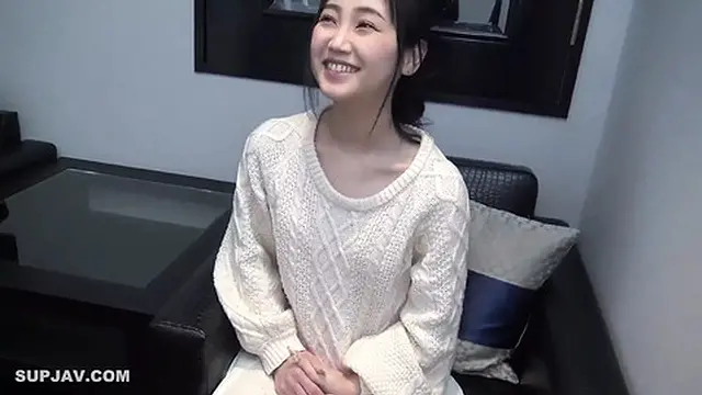 Hot Asian teen seduces with wild passion and sweet kisses