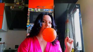 Exotic Balloon Play