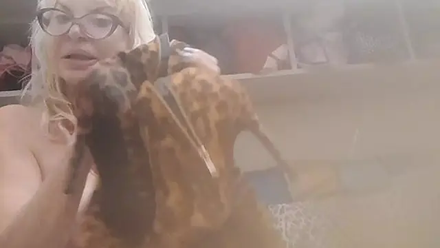 Manya boots with ass with heel