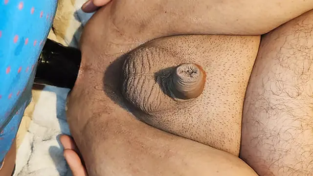 Big black cock🍆 rips through her ass🍑; jumps on her like a cat