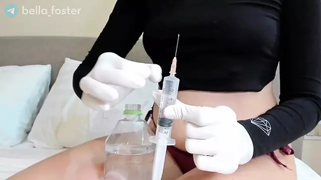 Two injections and anal👌 fingering👉