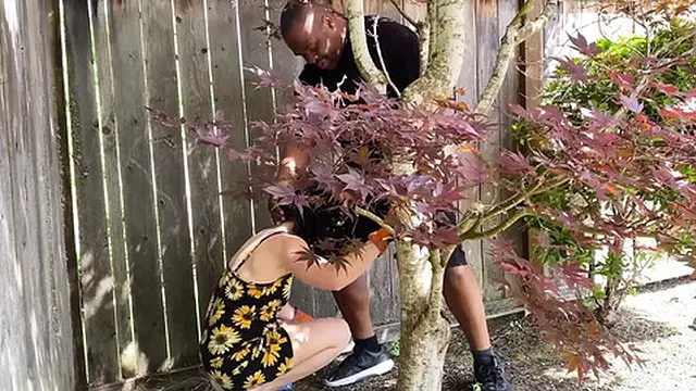 Vanessa Cliff′s Outdoor Naughty😈 Facial Session