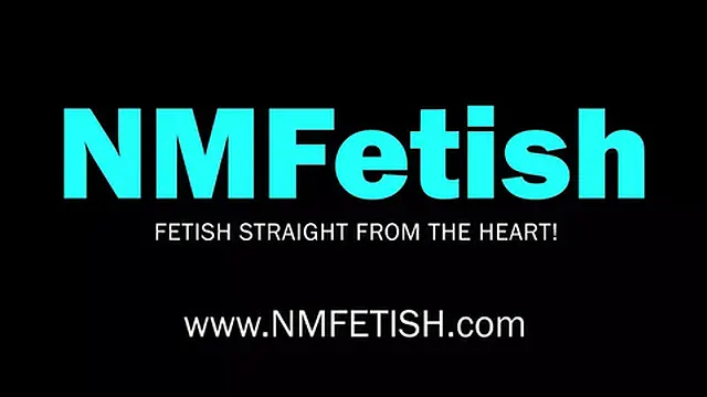 Two Hot Girls Eva Ray and Lola Rae Savor Couch Pleasure