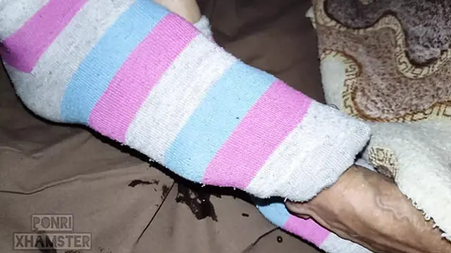 girlfriend let me cum on her cute socks during a sensual session