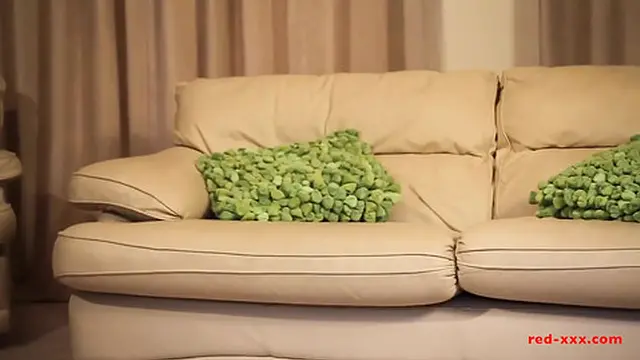 Silky threads &mdash;  tight grip &mdash;  relentless heat