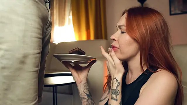 milf′s forbidden cake fetish leads to a steamy kitchen creampie fantasy that satisfies her