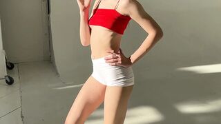 perfect yoga in short shorts - cameltoe