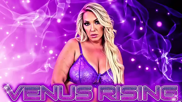 Master′s tight grip on submissive face