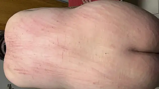 DomLadyMia-SlaveOfM - Happy New Pain Part1